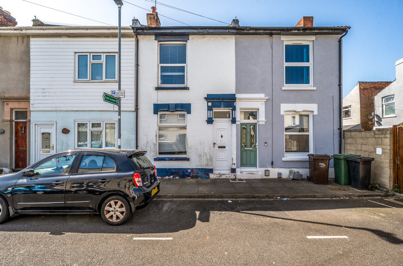 2 bedroom terraced house for sale