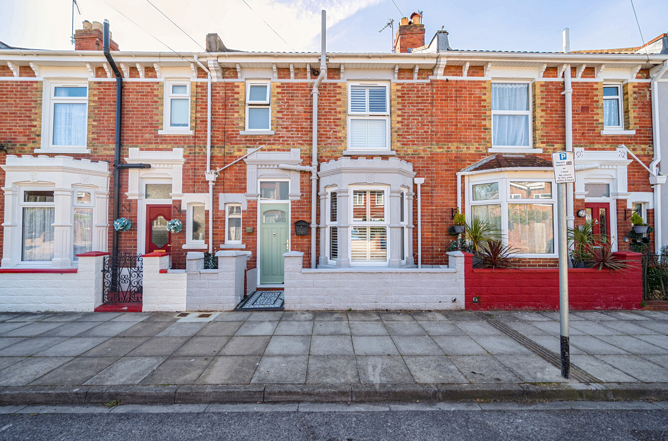 3 bedroom terraced house for sale