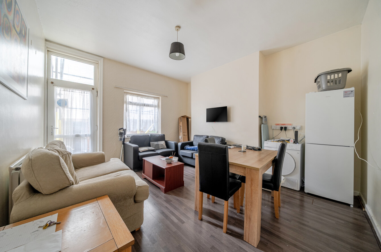3 bedroom apartment for sale