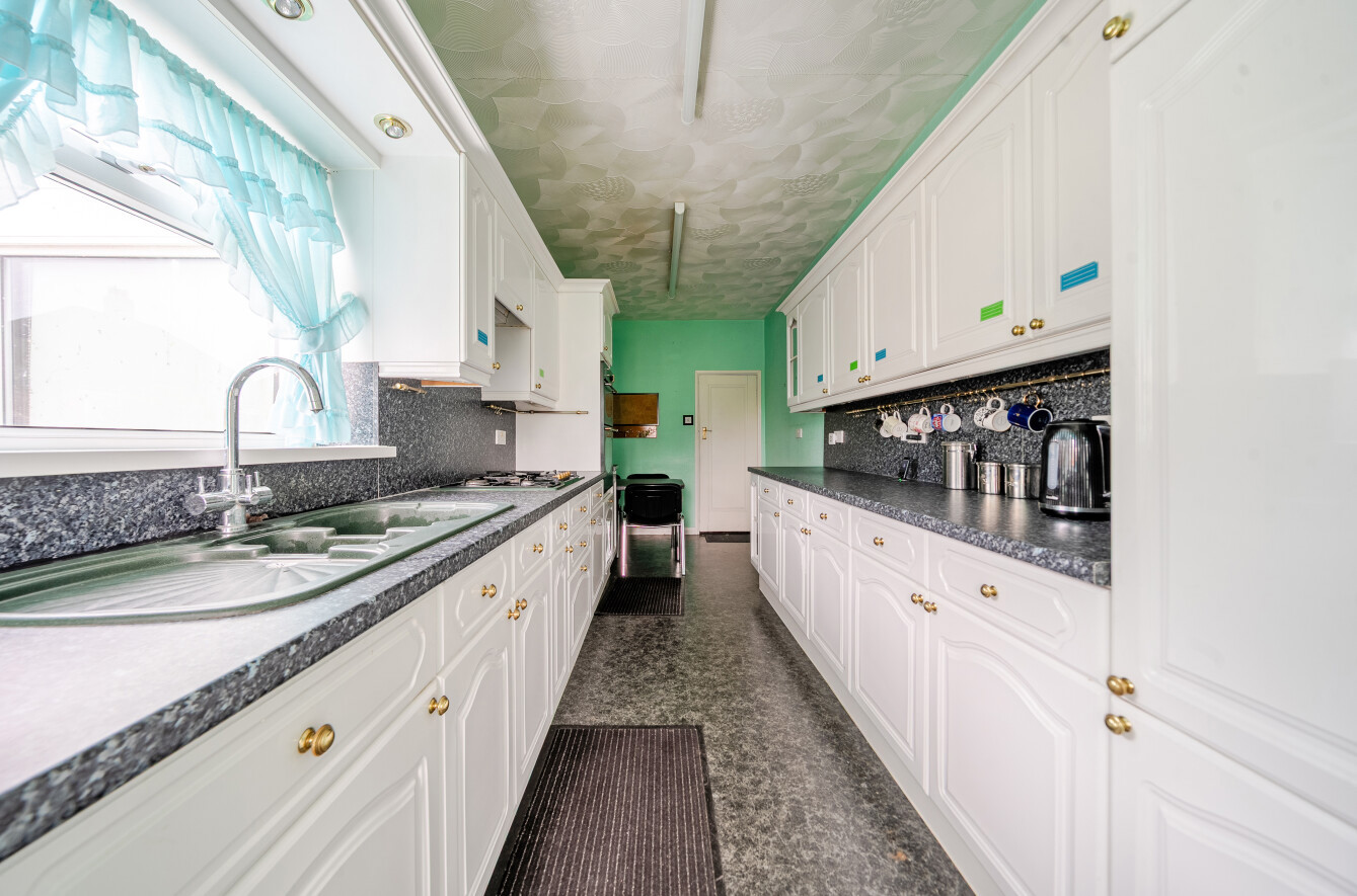 3 bedroom  semi-detached house for sale