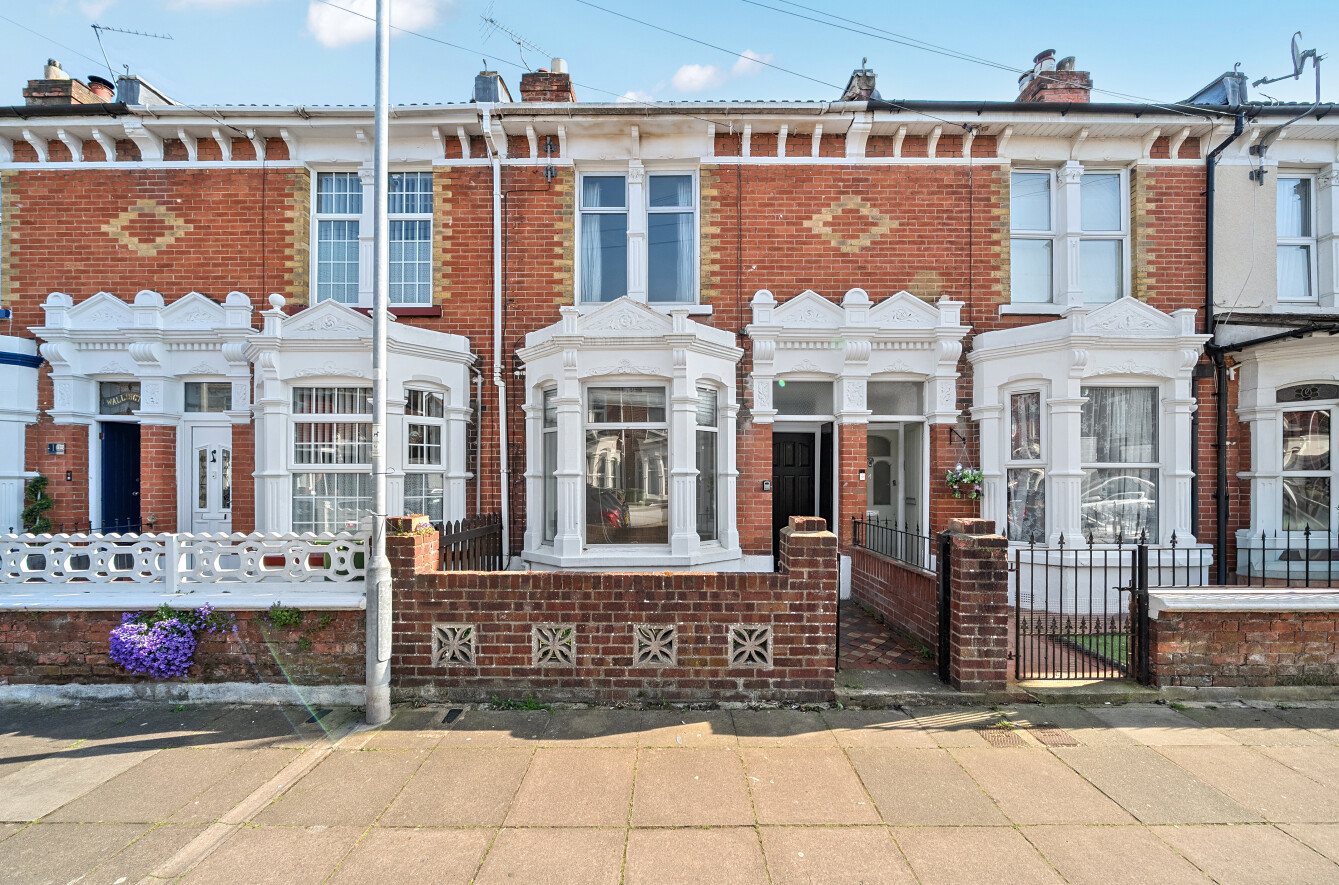 3 bedroom terraced house for sale
