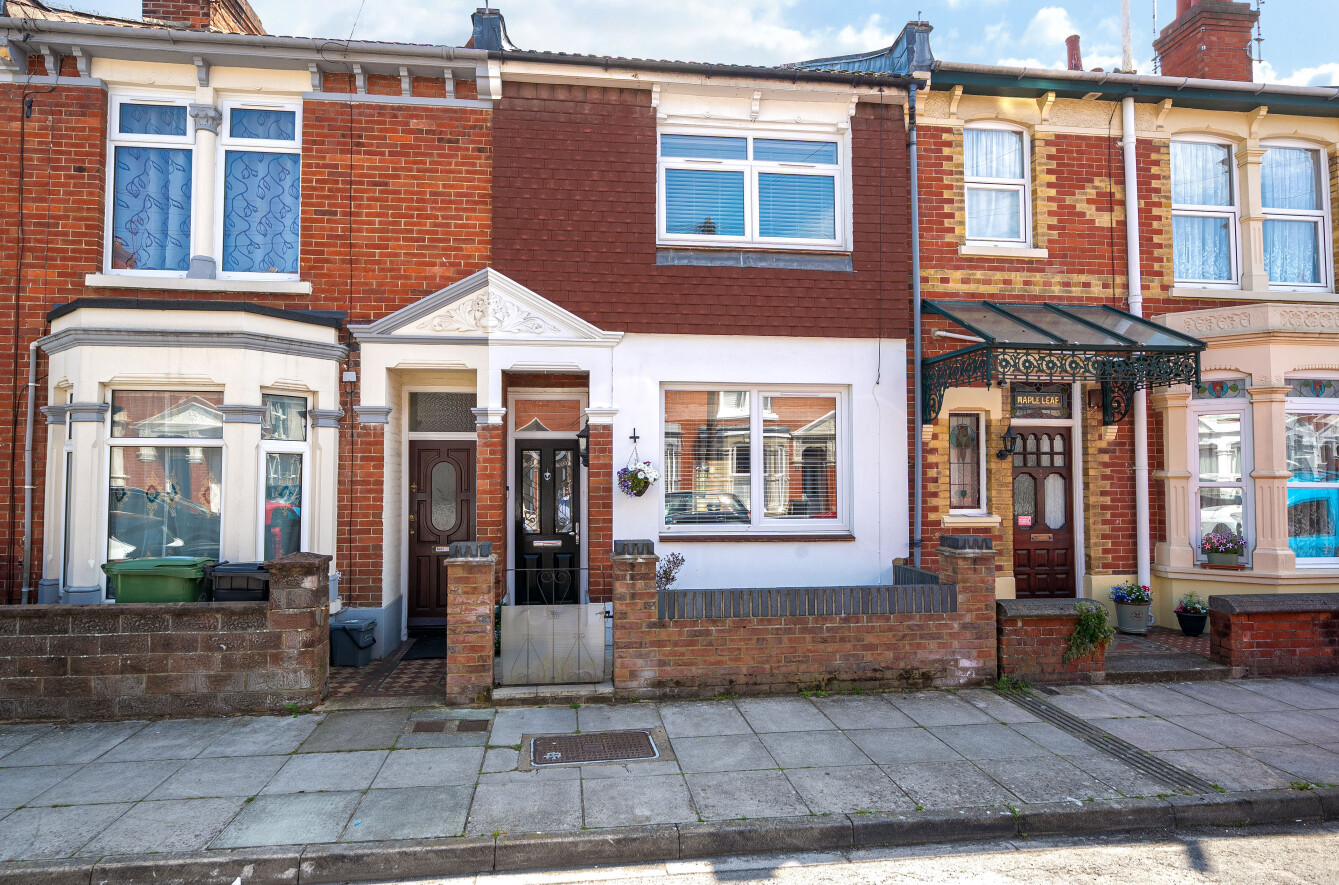 3 bedroom  terraced house for sale