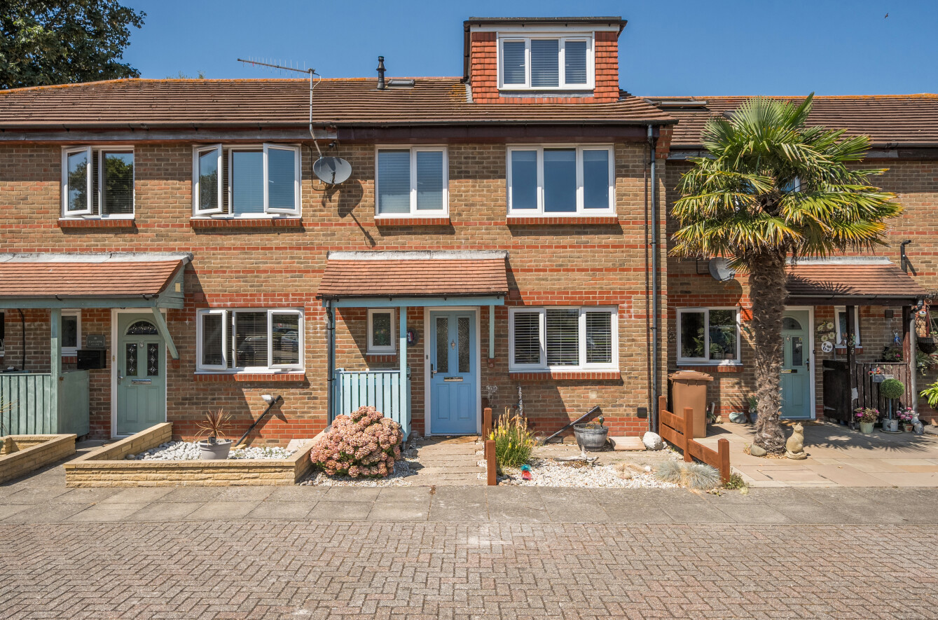 4 bedroom  terraced house for sale