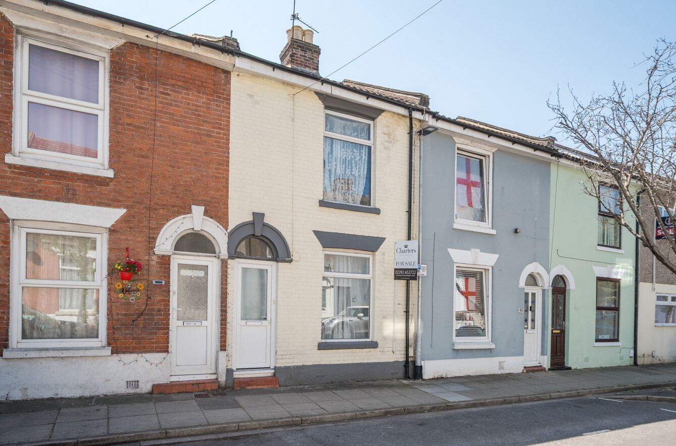 3 bedroom terraced house for sale