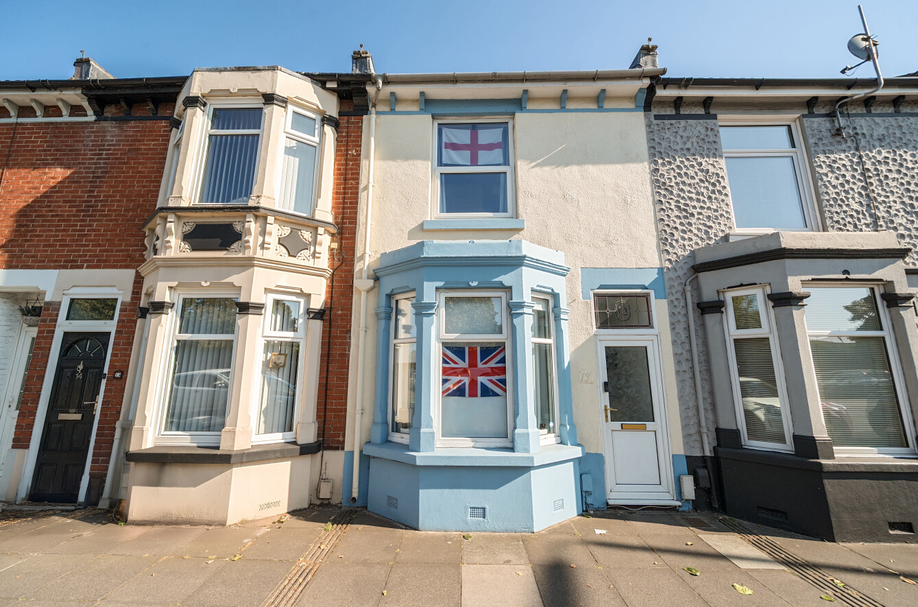 2 bedroom  terraced house for sale