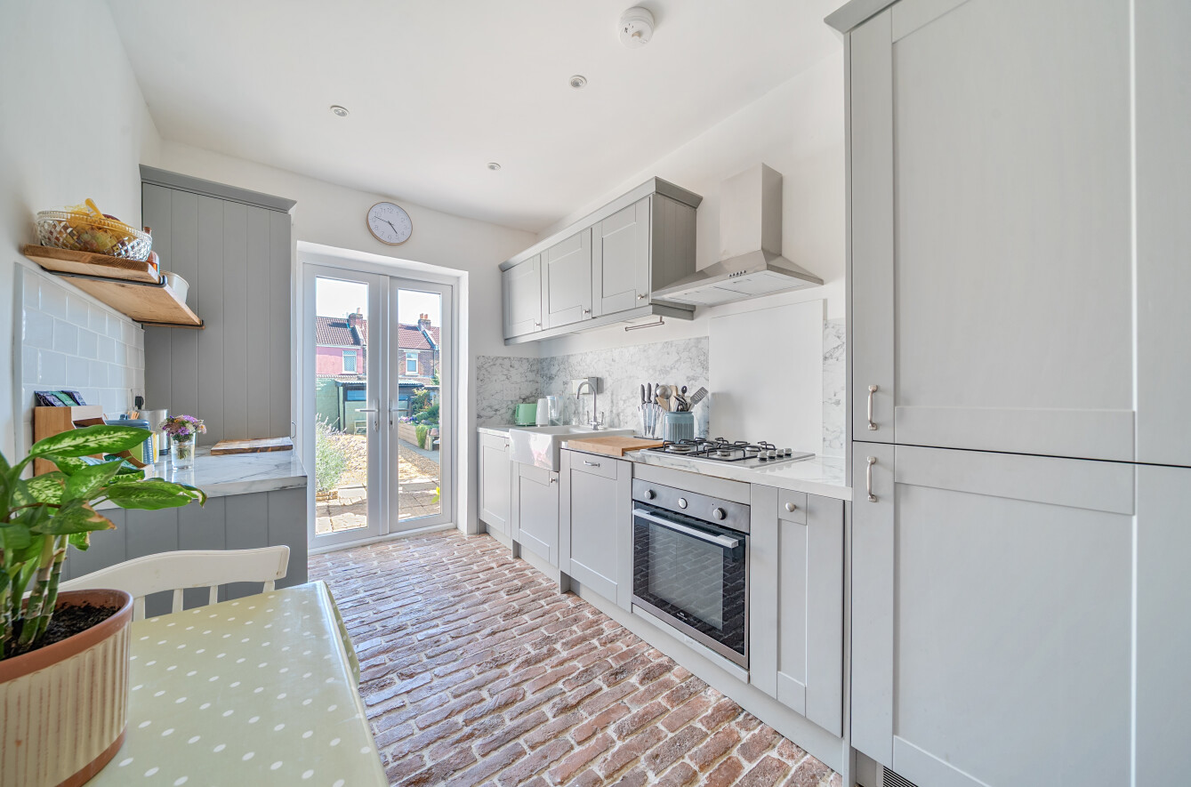 2 bedroom terraced house for sale