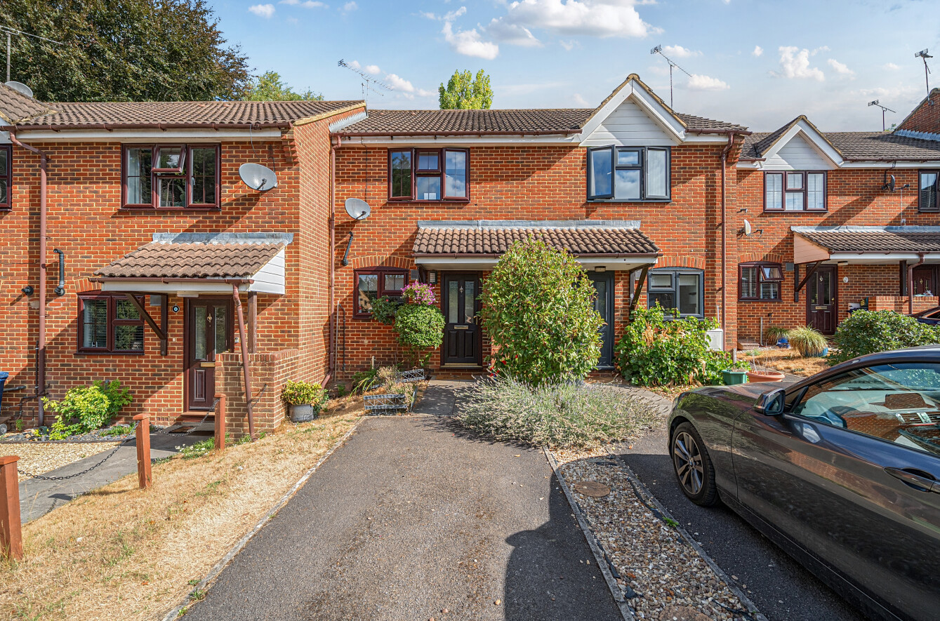 2 bedroom  terraced house for sale