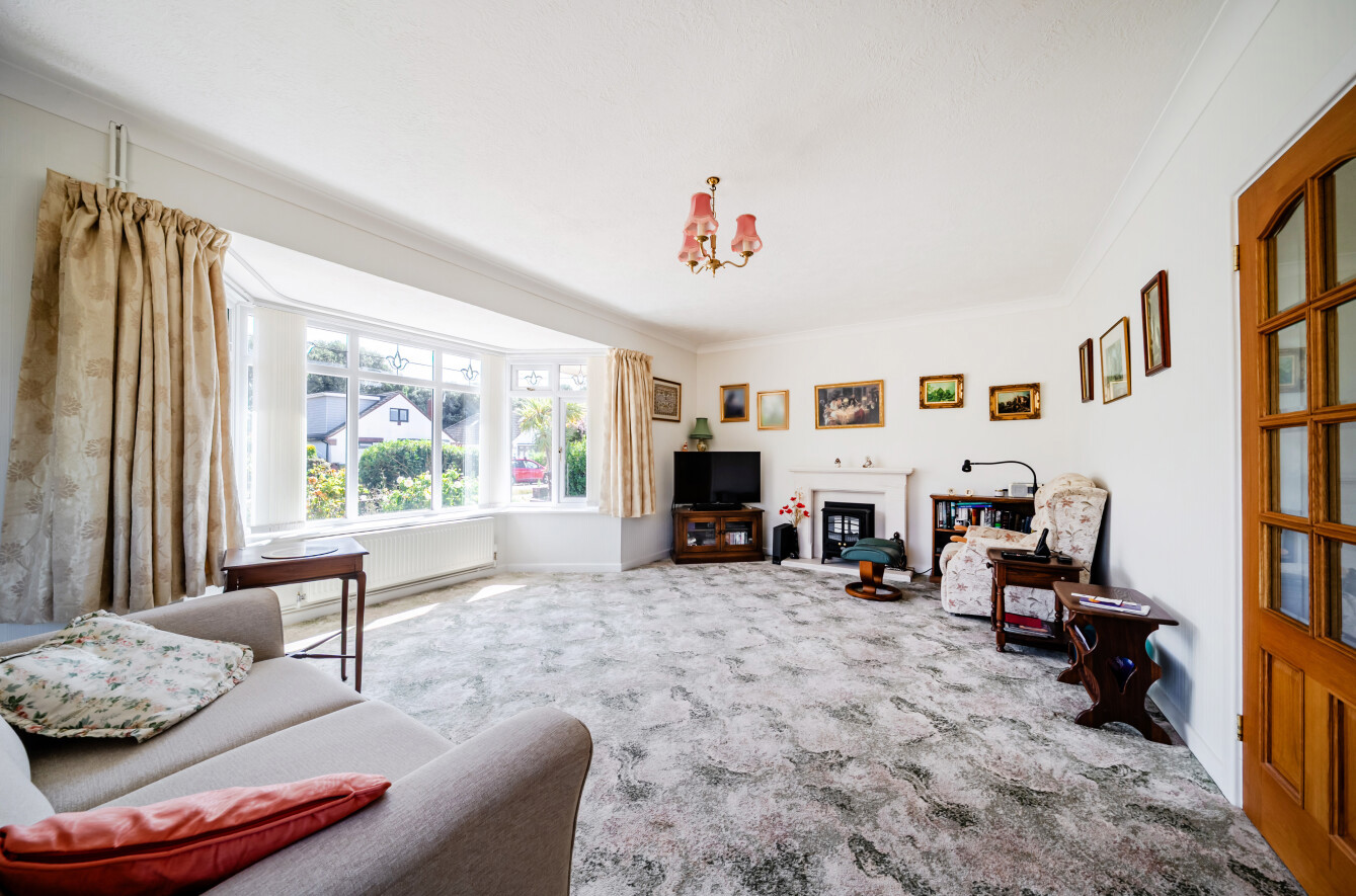 2 bedroom detached bungalow for sale