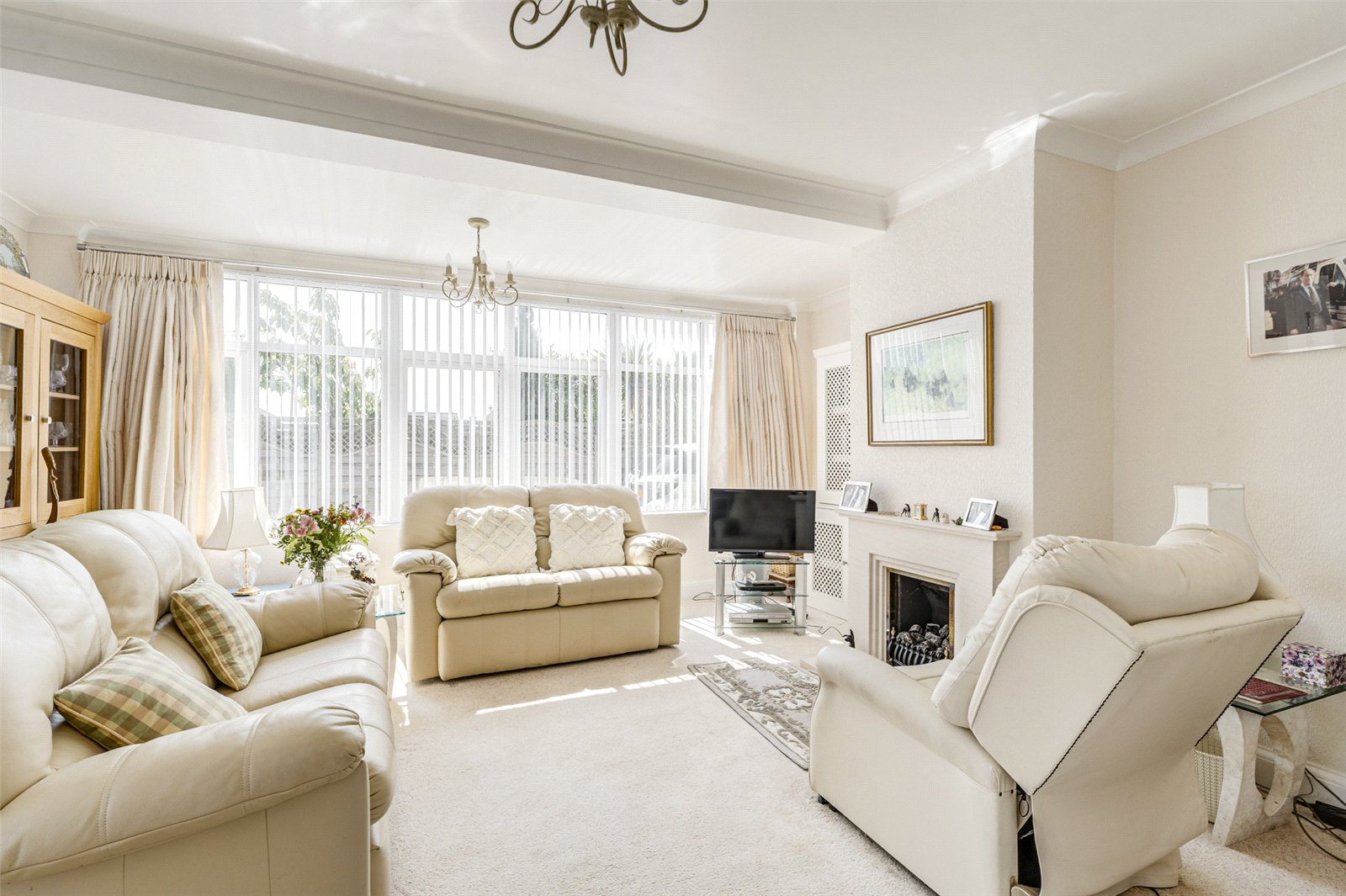 2 bedroom detached bungalow for sale