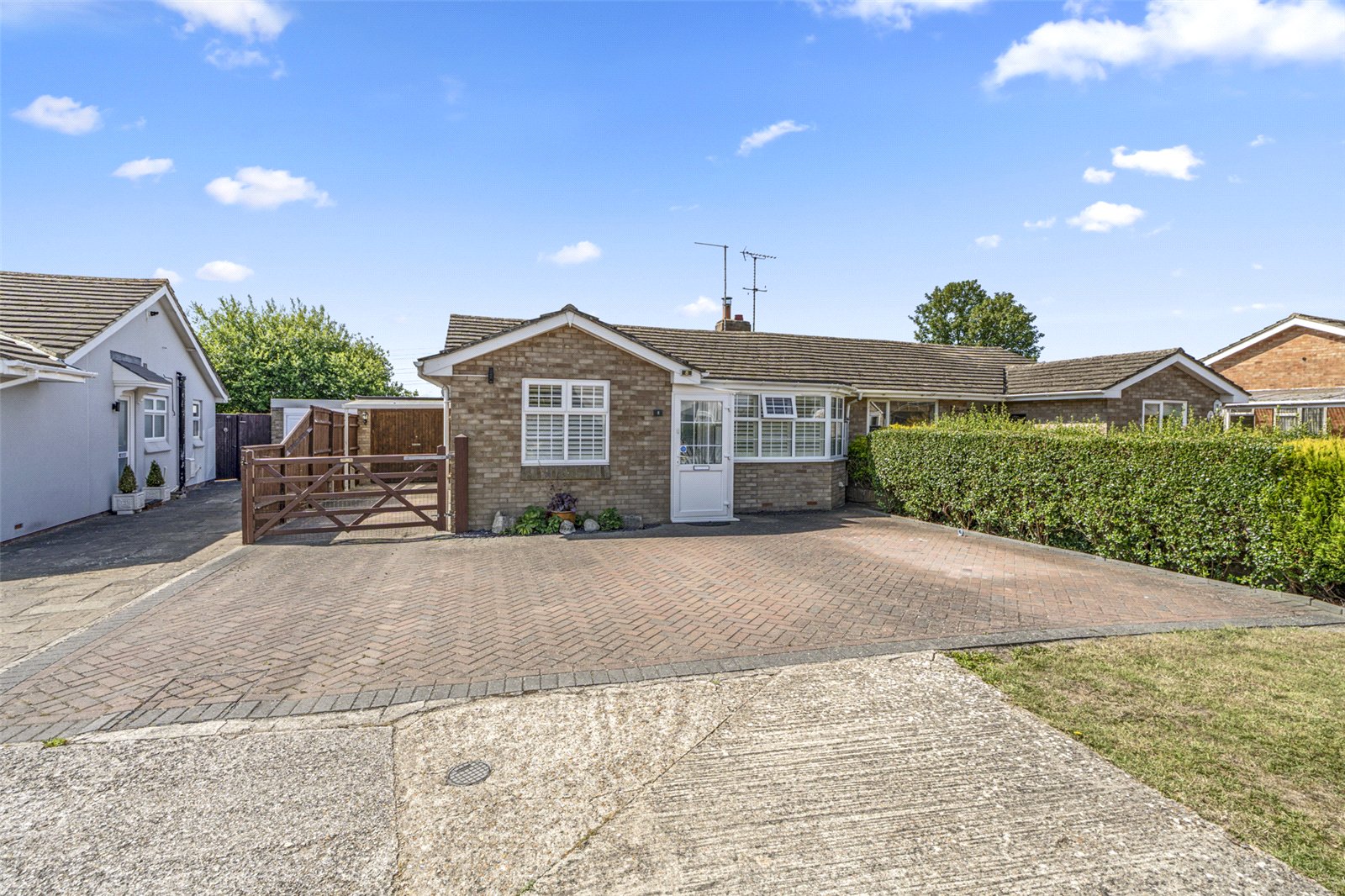 2 bedroom semi-detached bungalow for sale
