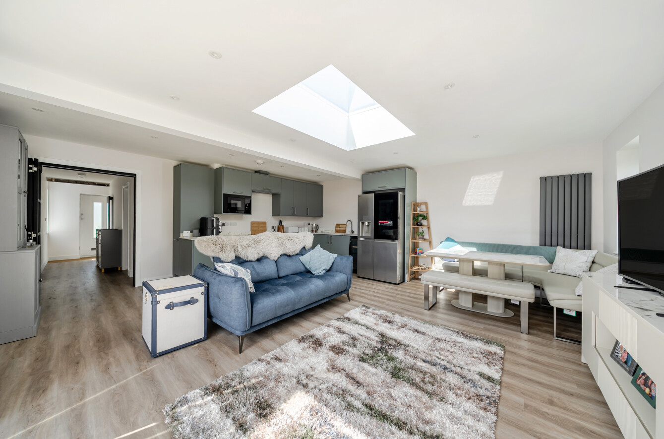 2 bedroom  detached bungalow for sale