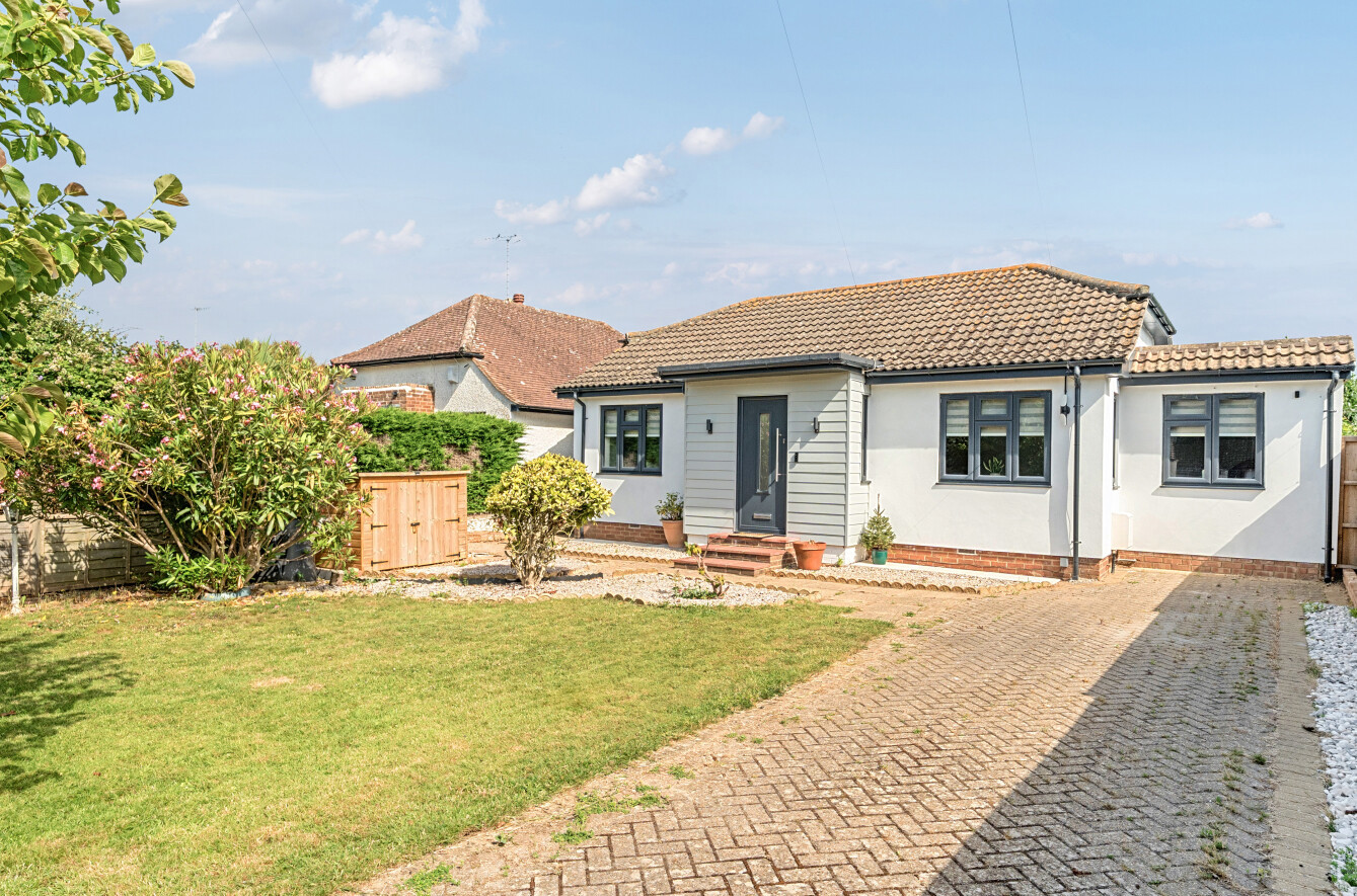 2 bedroom  detached bungalow for sale