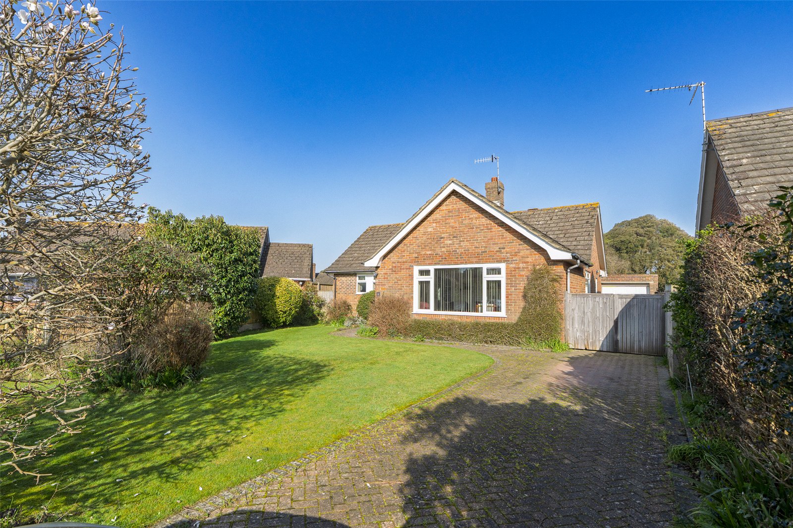2 bedroom  detached bungalow for sale