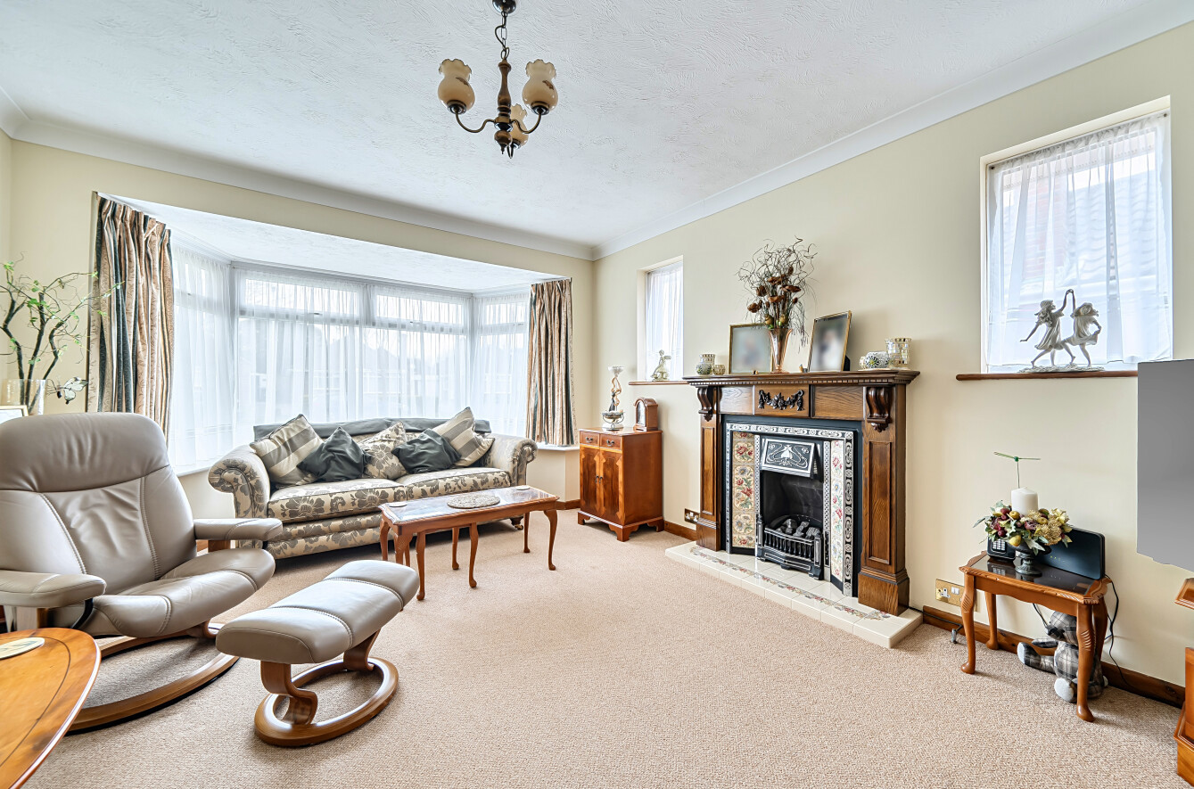 2 bedroom detached bungalow for sale