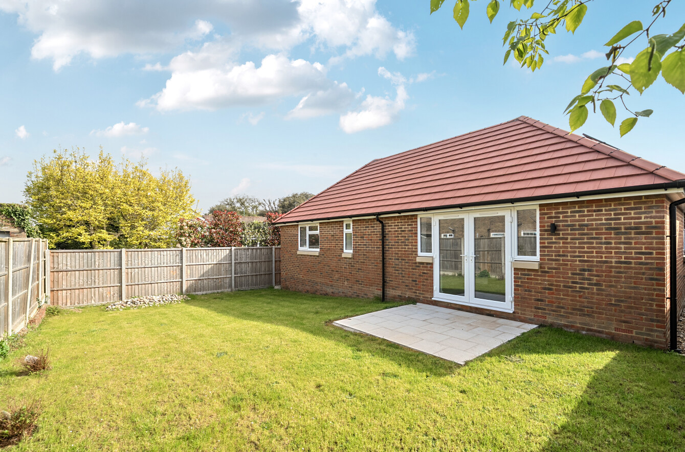 2 bedroom detached bungalow for sale
