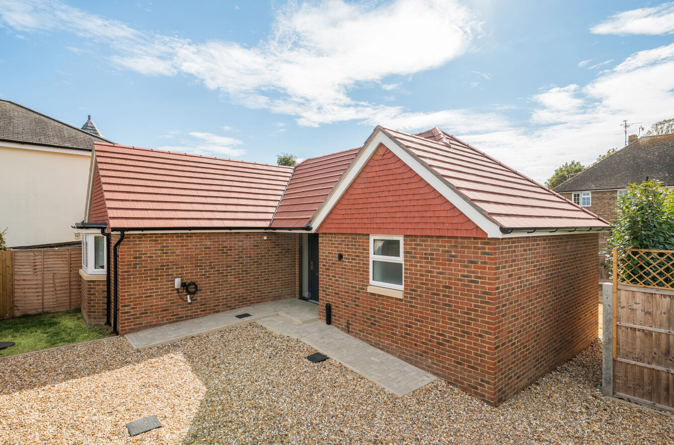 2 bedroom detached bungalow for sale