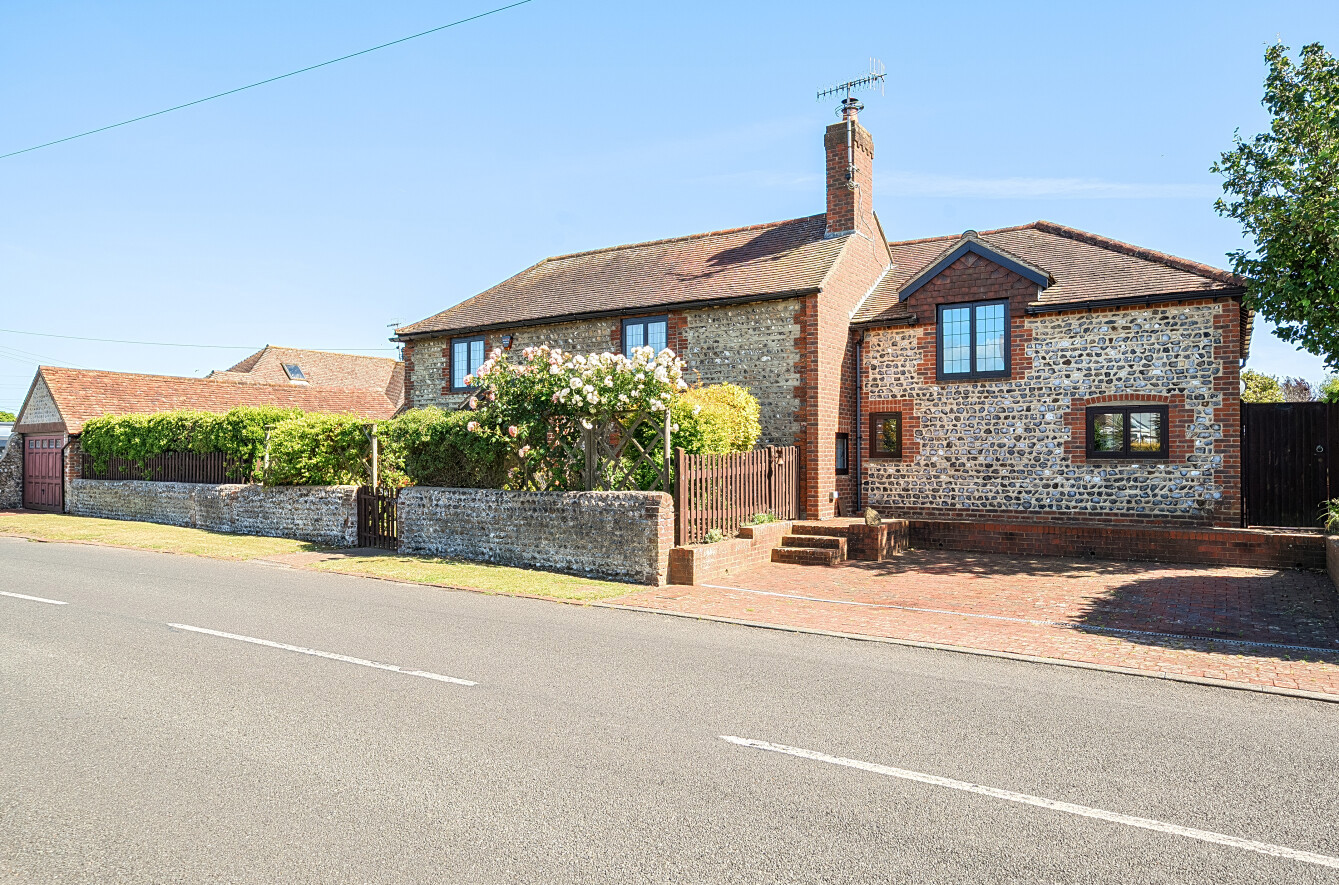 4 bedroom  detached house for sale