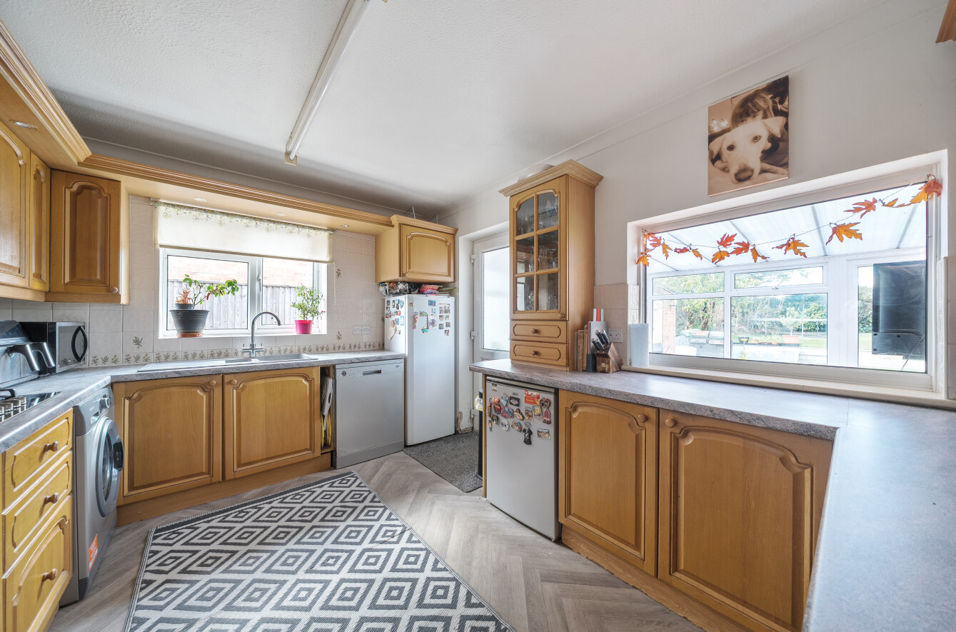 2 bedroom  detached bungalow for sale