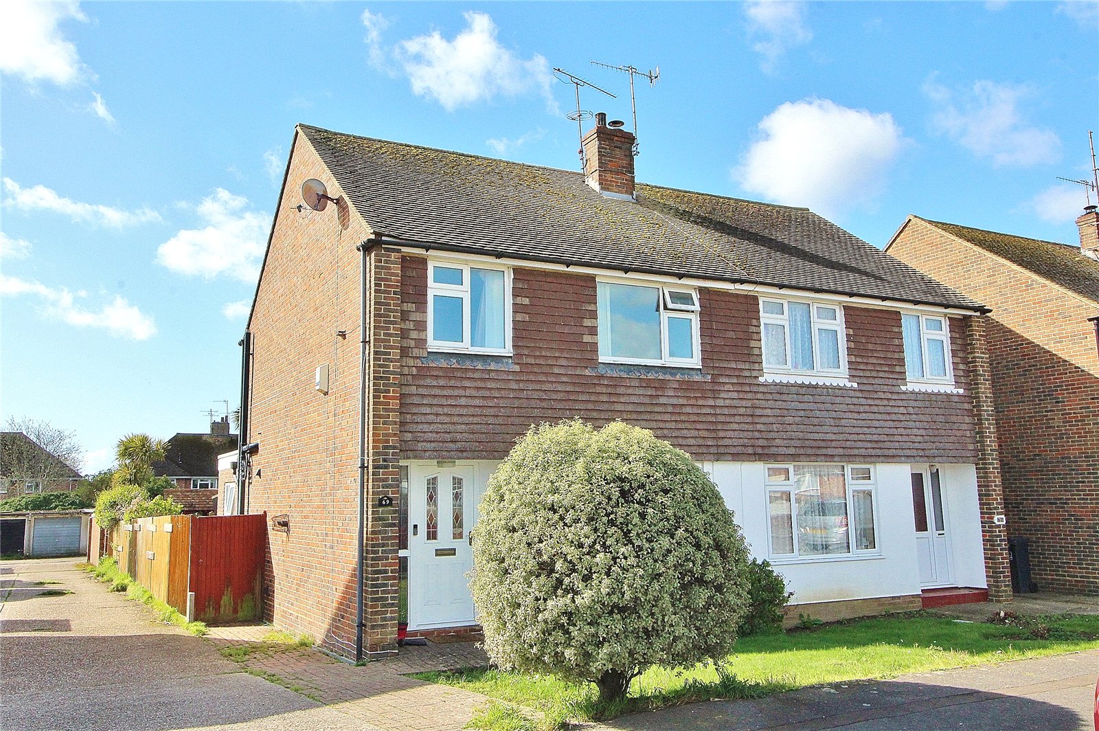3 bedroom semi-detached house for sale