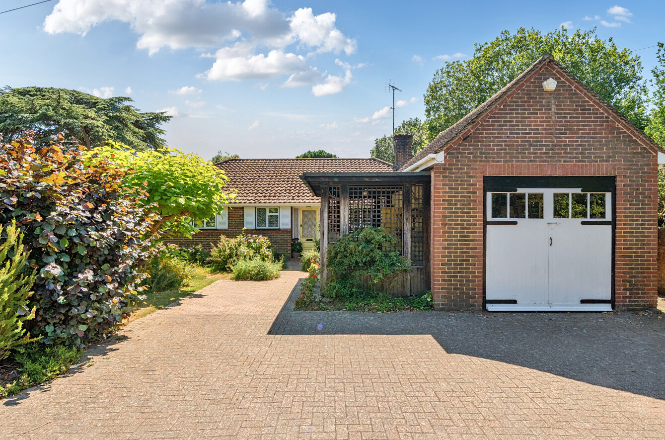 3 bedroom detached bungalow for sale