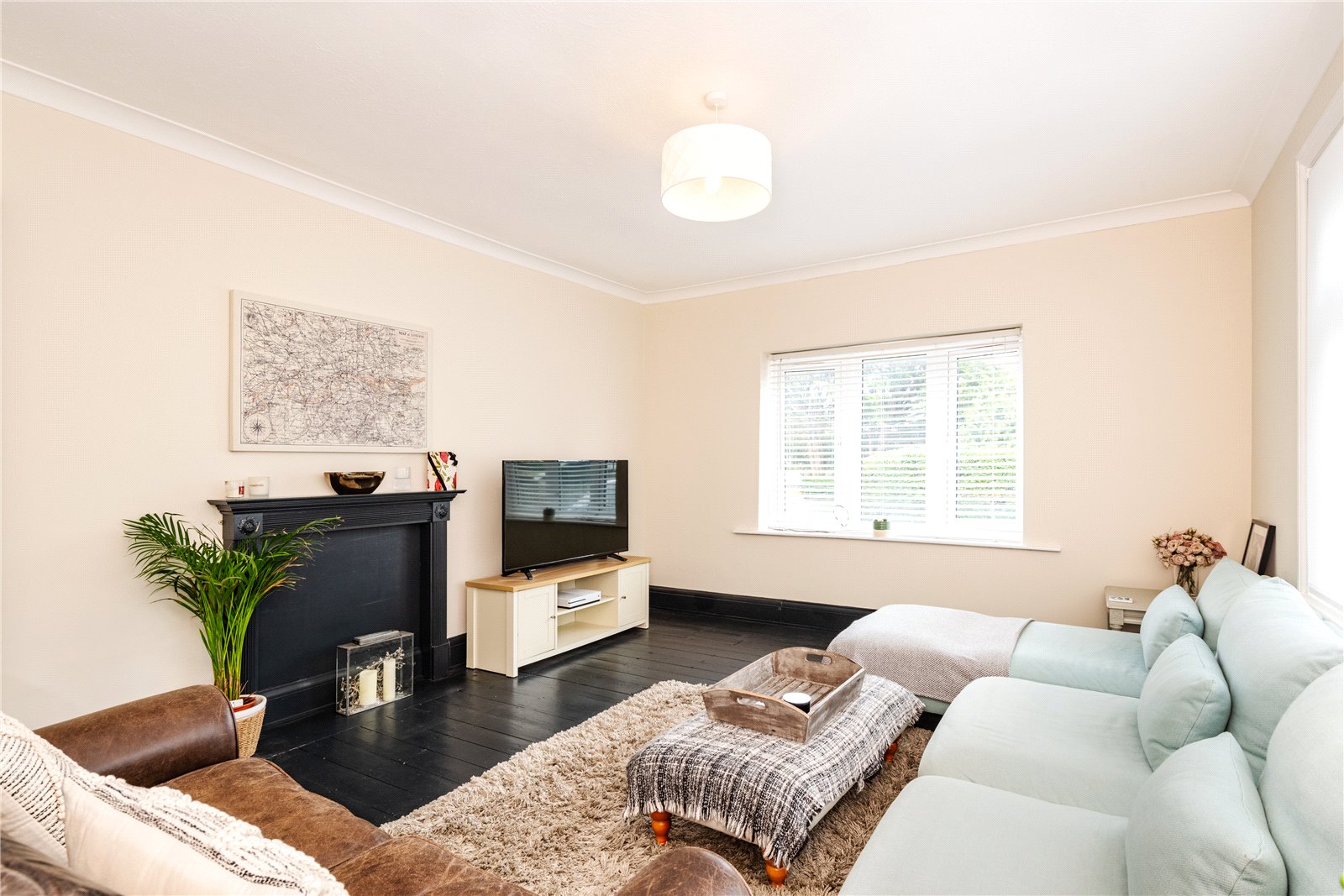 3 bedroom  detached house for sale