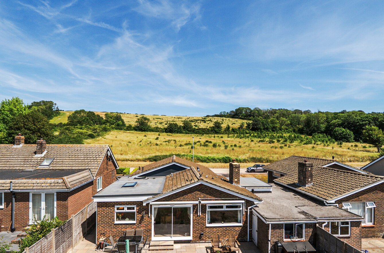 2 bedroom  detached bungalow for sale