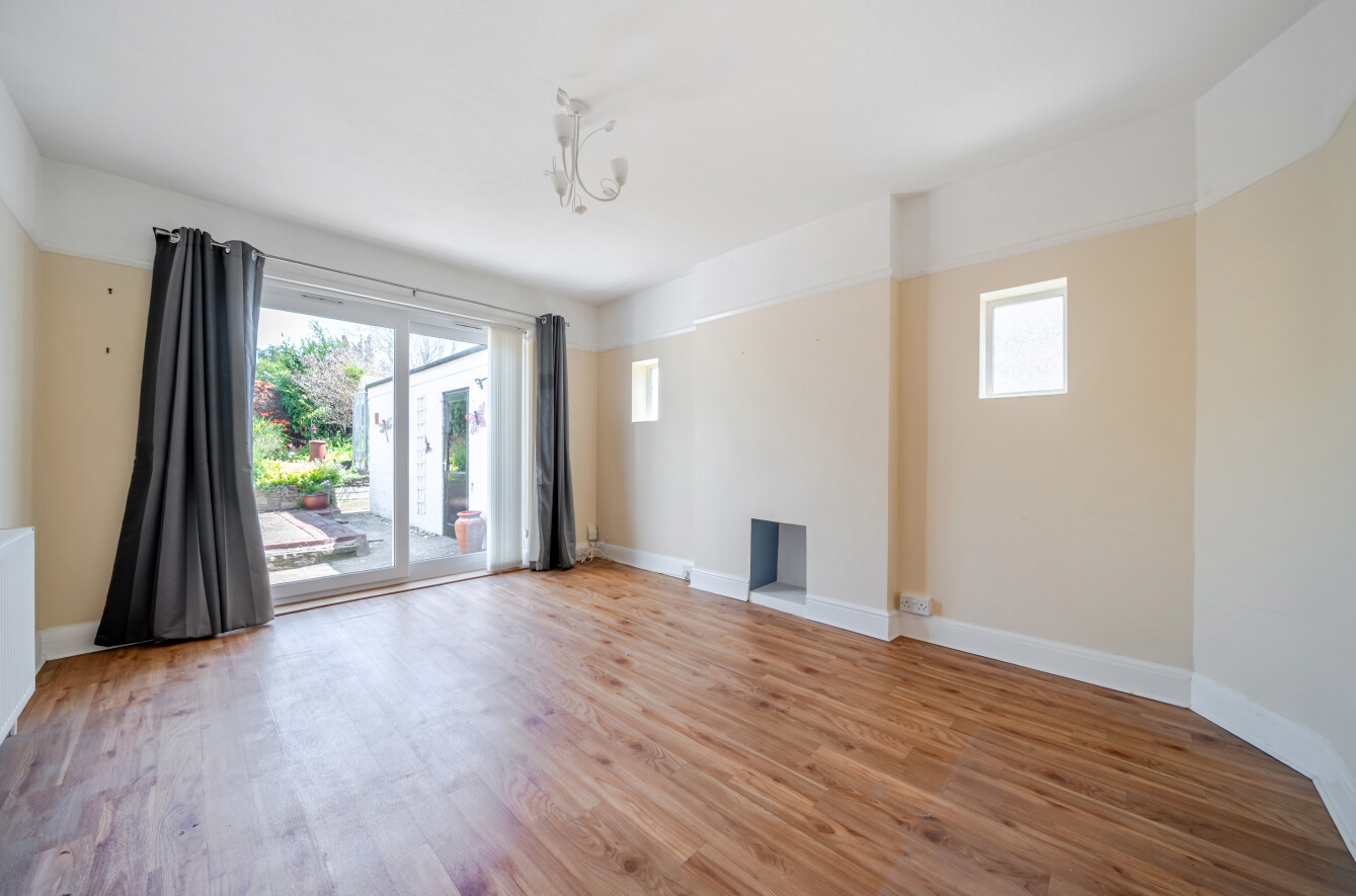 2 bedroom  detached bungalow for sale