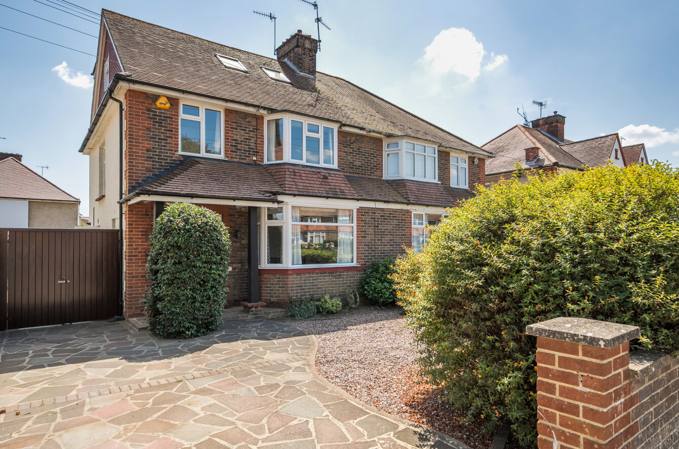 4 bedroom  semi-detached house for sale