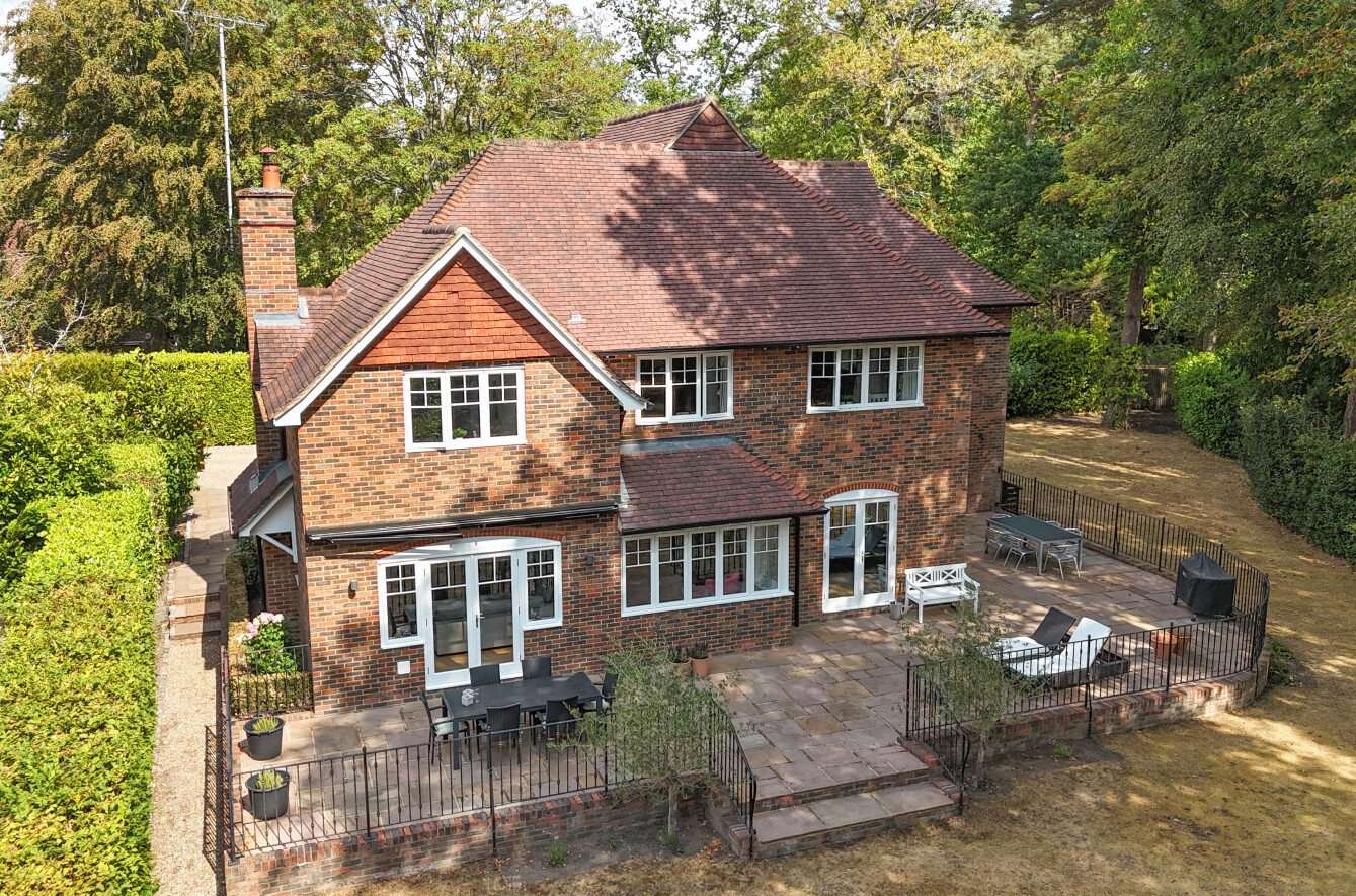 5 bedroom detached house for sale