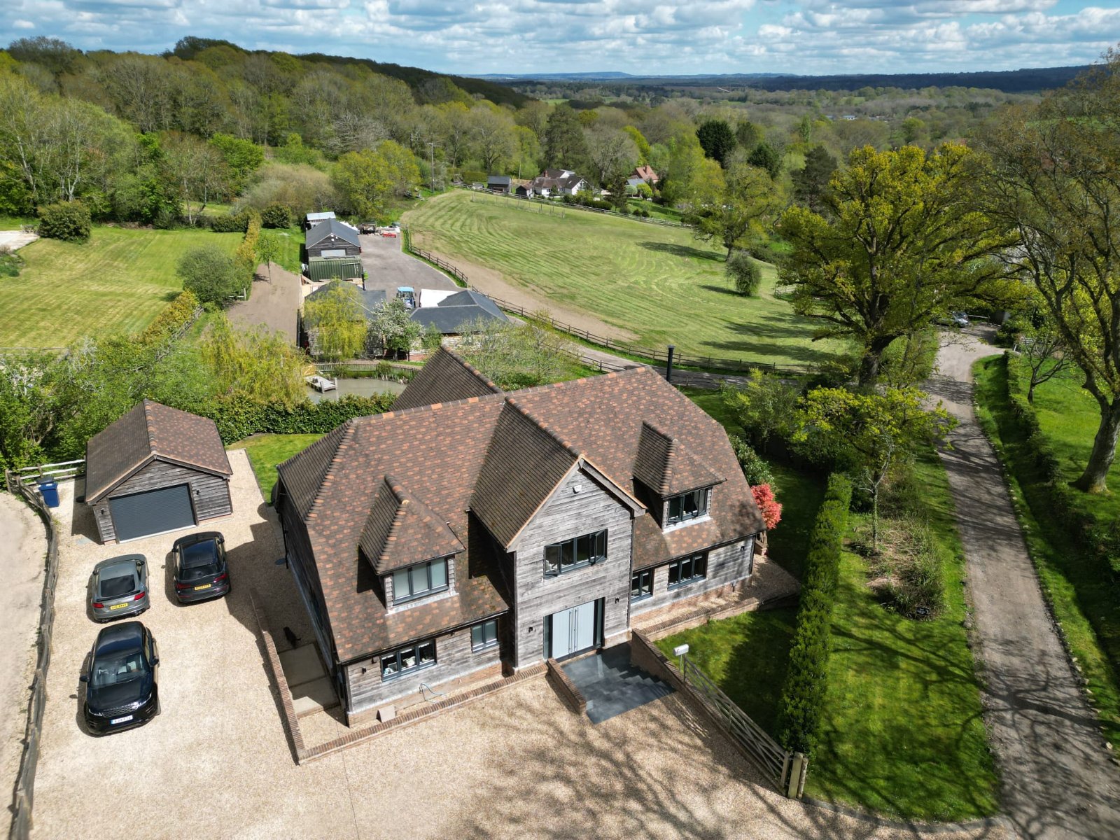 4 bedroom  detached house to rent