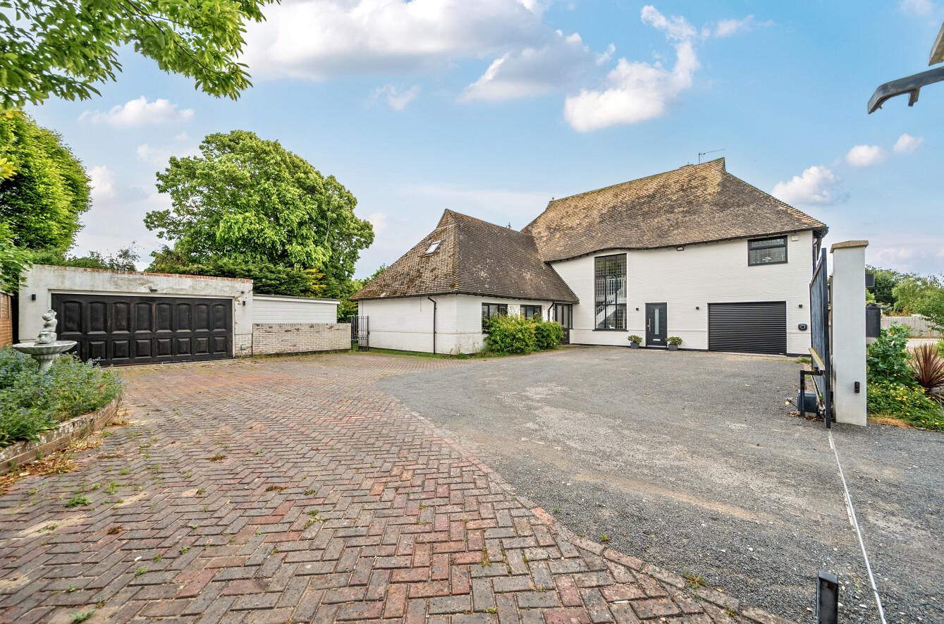 4 bedroom  detached house for sale