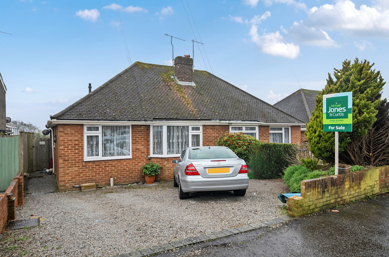 2 bedroom  semi-detached bungalow for sale
