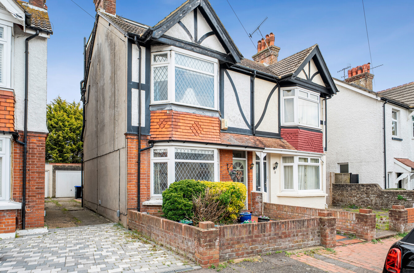 4 bedroom  semi-detached house for sale