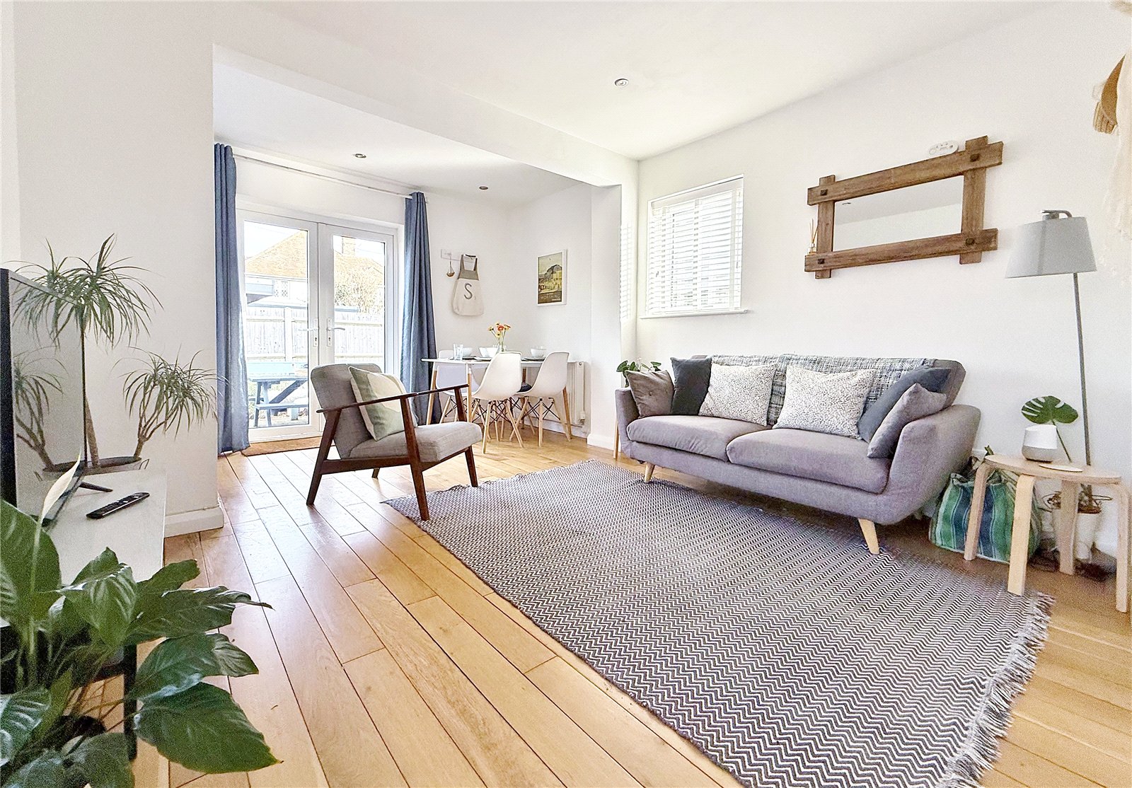 2 bedroom detached bungalow for sale