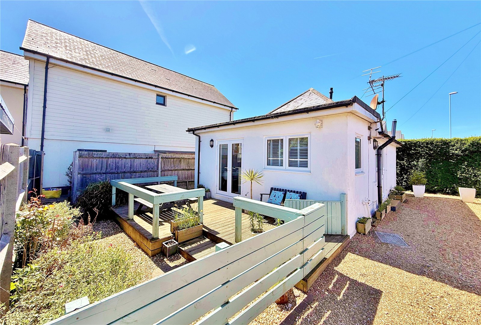 2 bedroom detached bungalow for sale