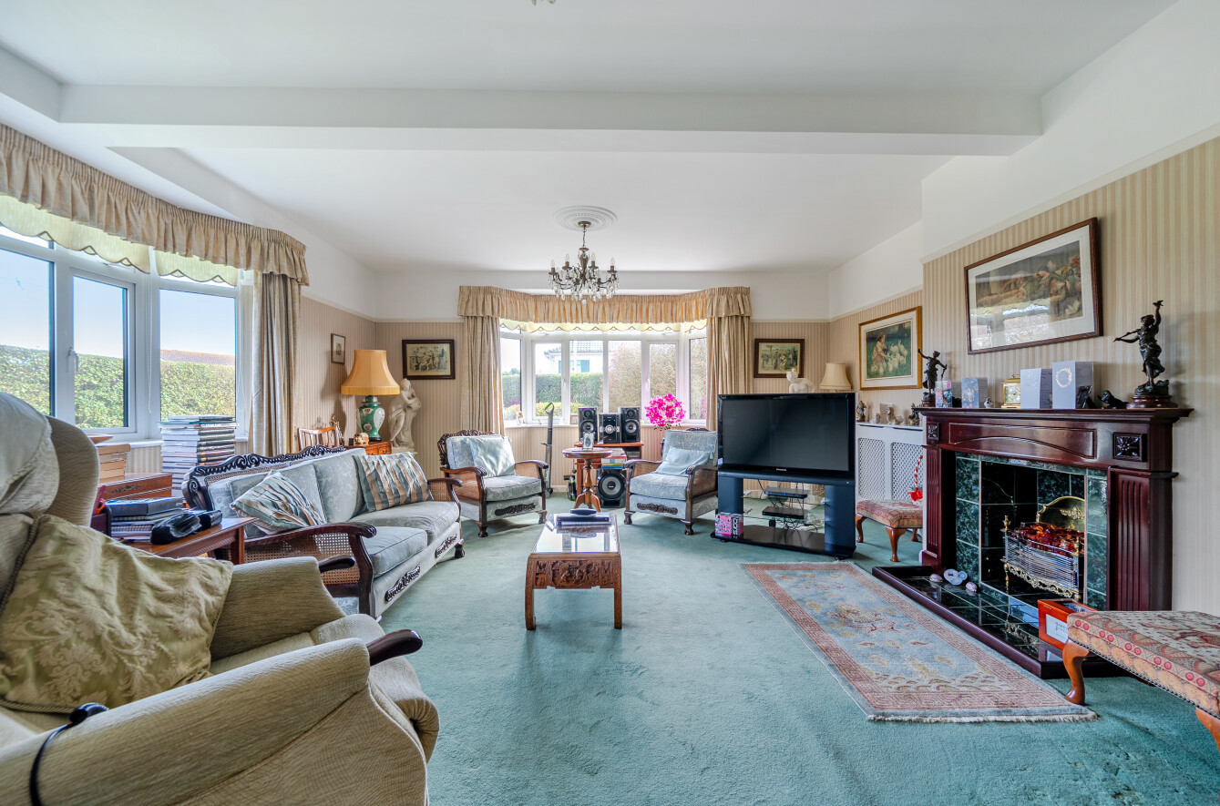 2 bedroom  detached bungalow for sale