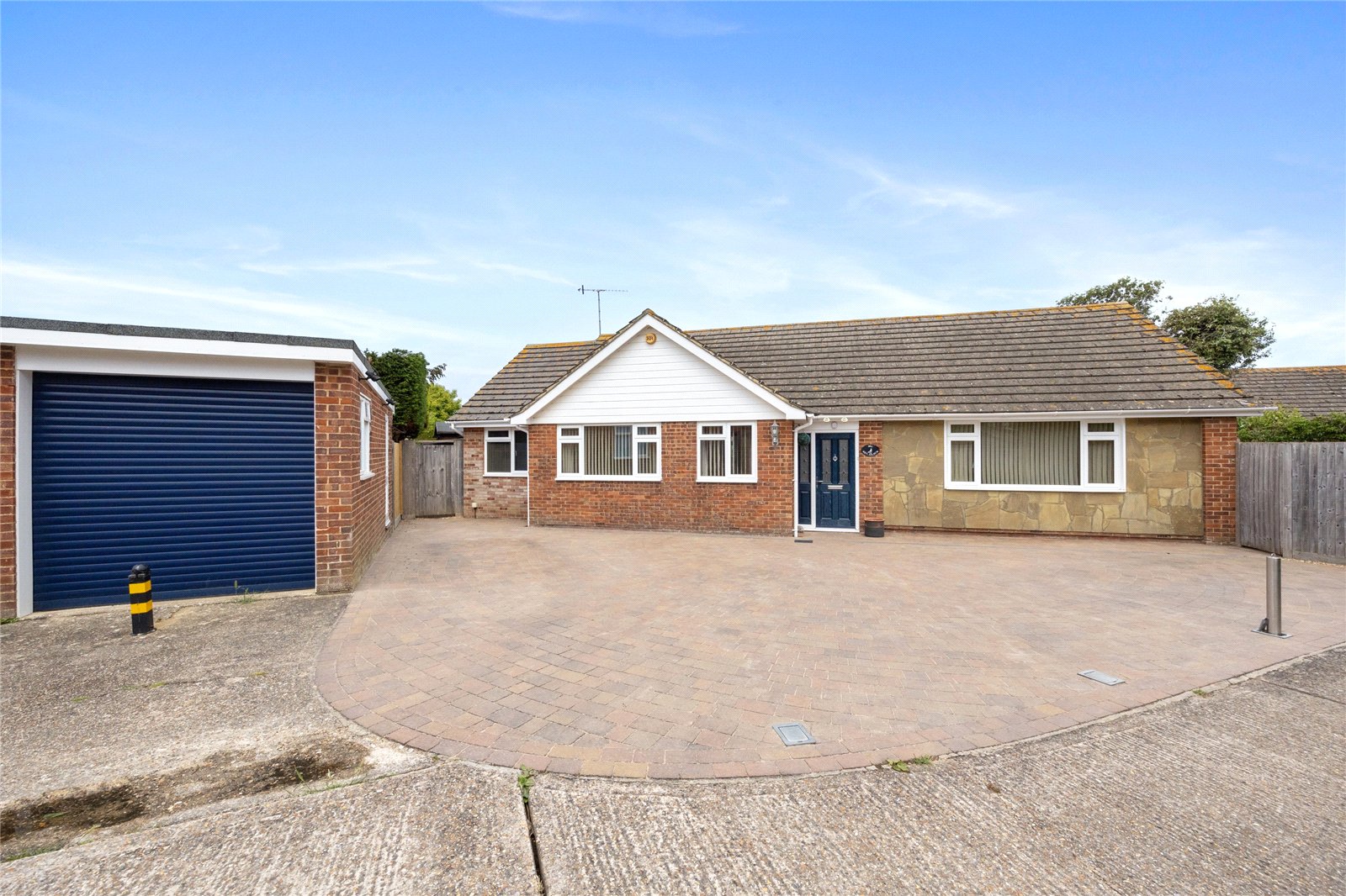 3 bedroom detached bungalow for sale
