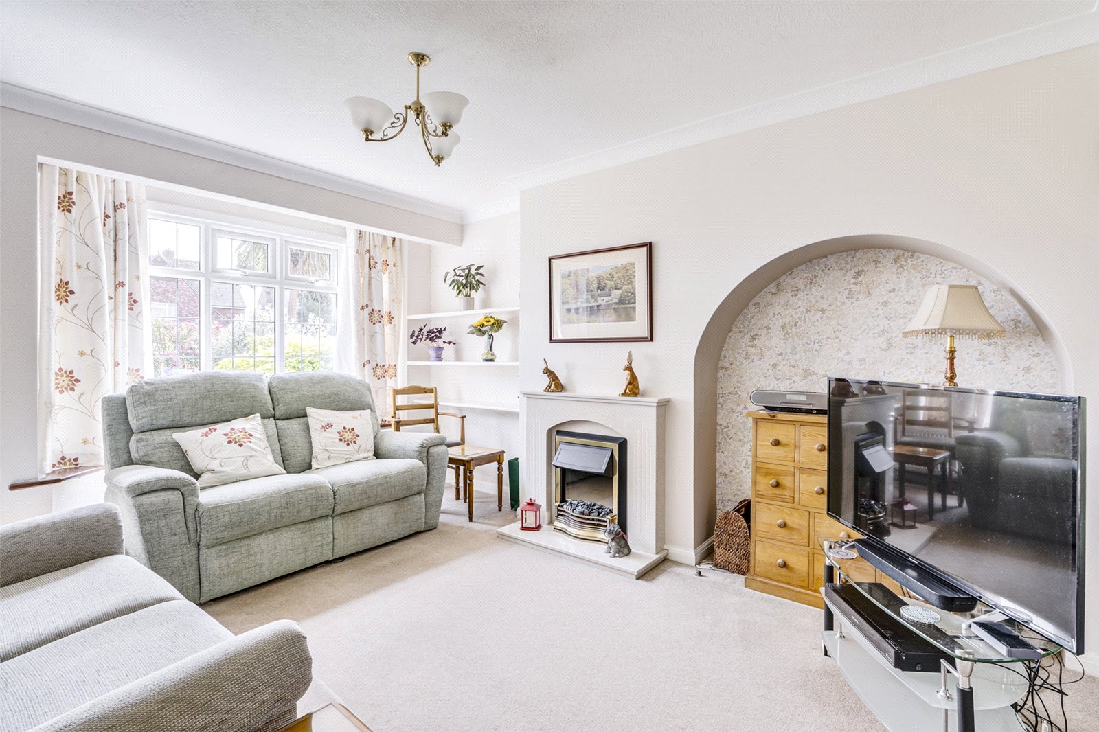 3 bedroom  semi-detached house for sale