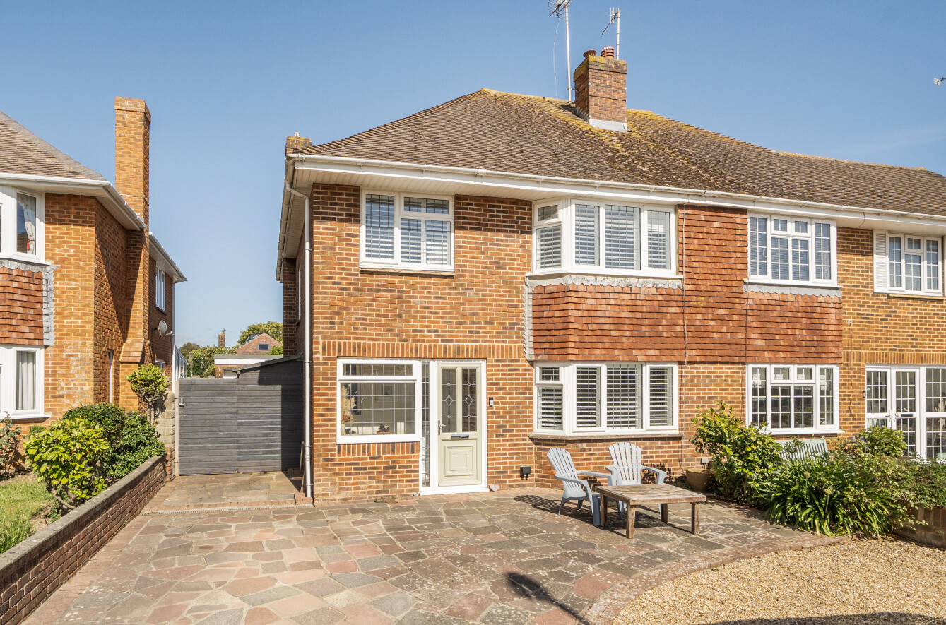 3 bedroom  semi-detached house for sale