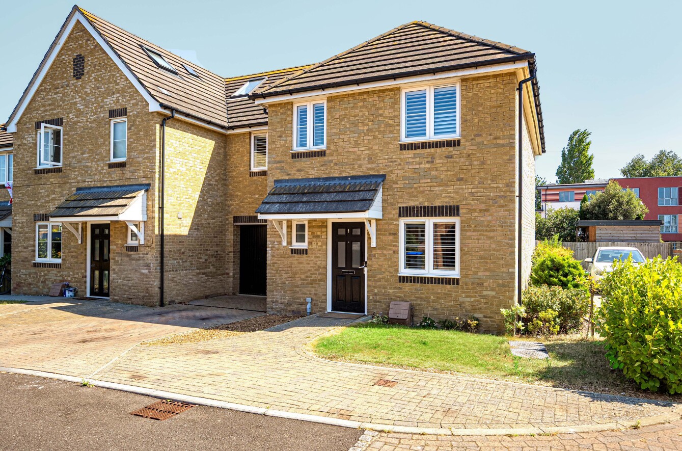 3 bedroom semi-detached house for sale