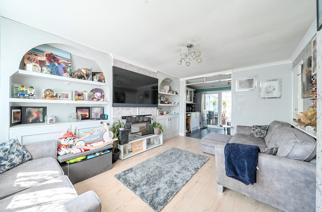 3 bedroom terraced house for sale