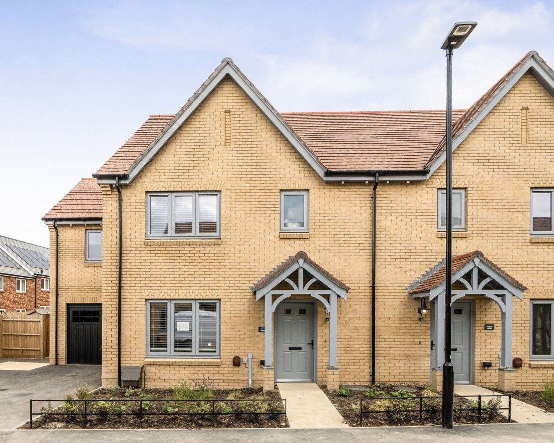 4 bedroom  semi-detached house for sale