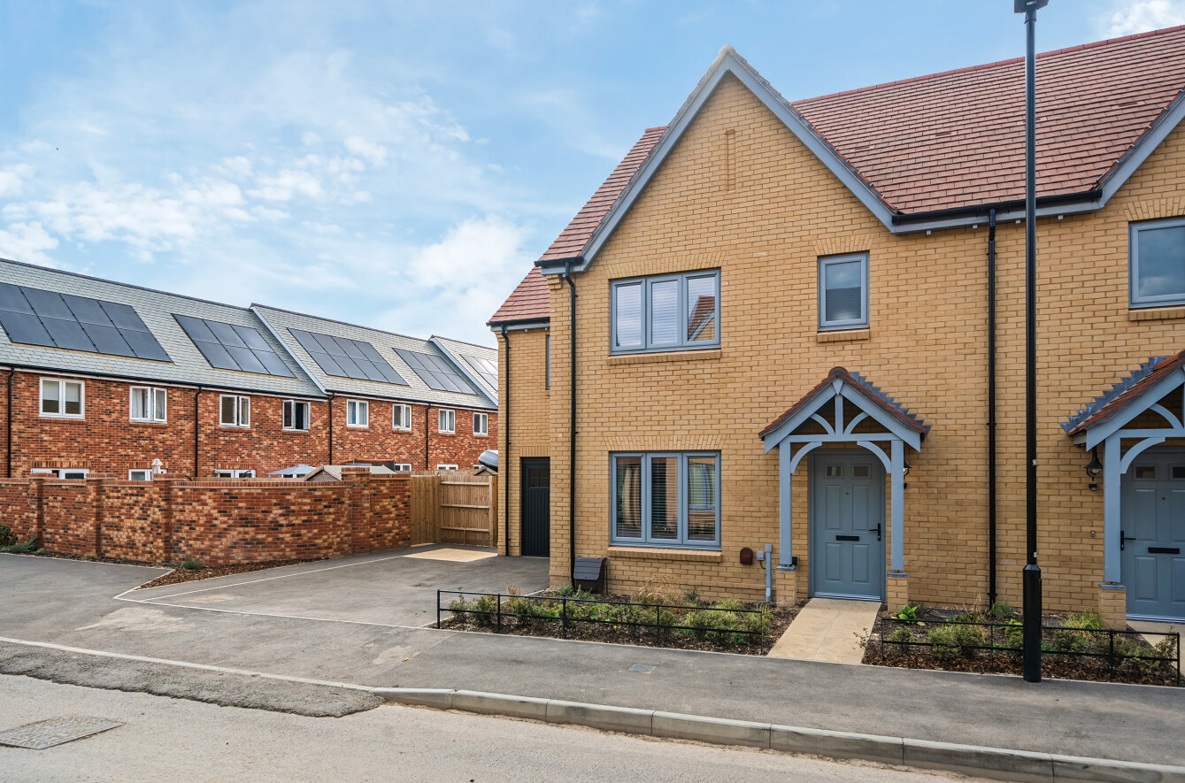 4 bedroom semi-detached house for sale