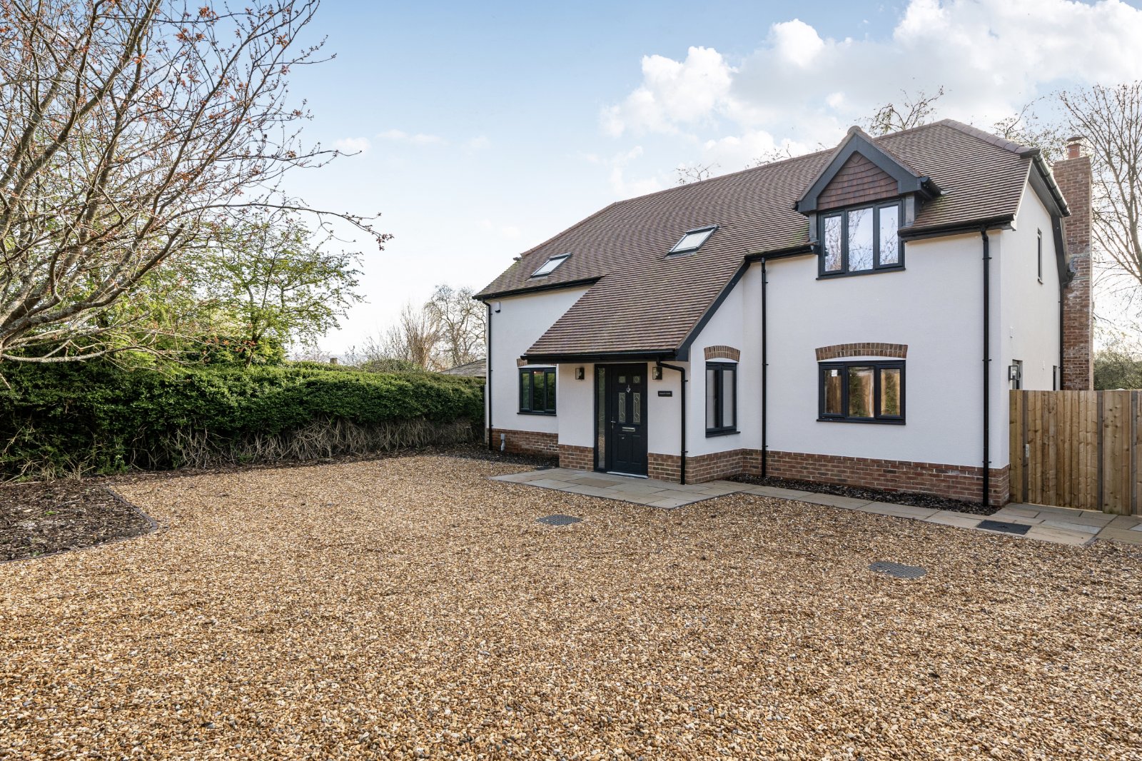 4 bedroom  detached house for sale