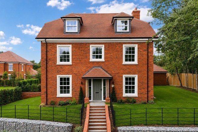 4 bedroom  detached house for sale
