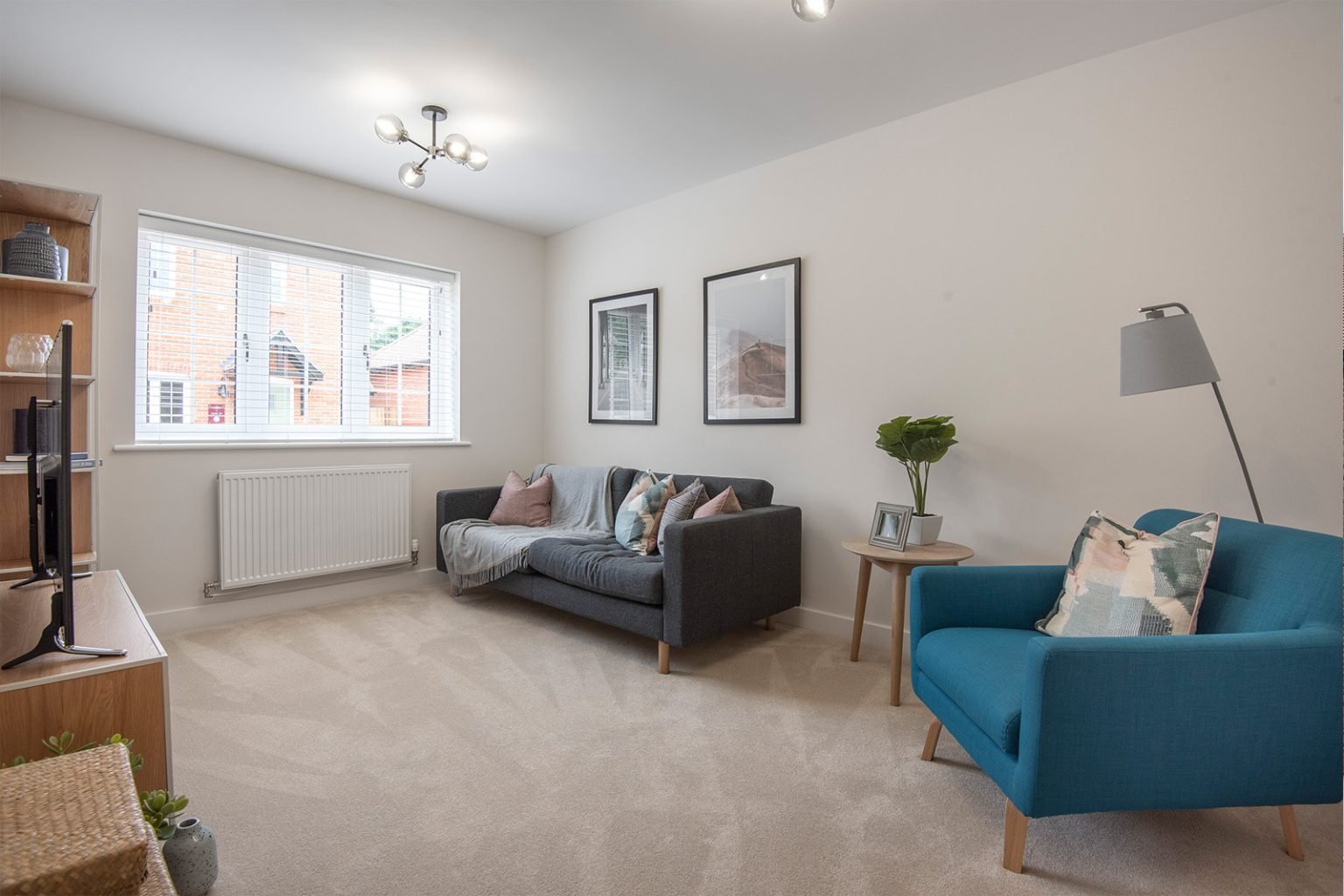 3 bedroom  semi-detached house for sale
