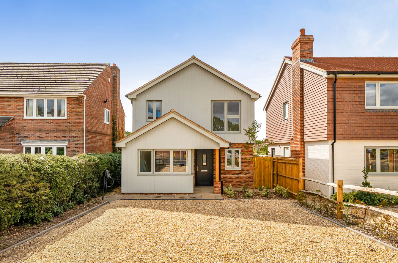 3 bedroom  detached house for sale
