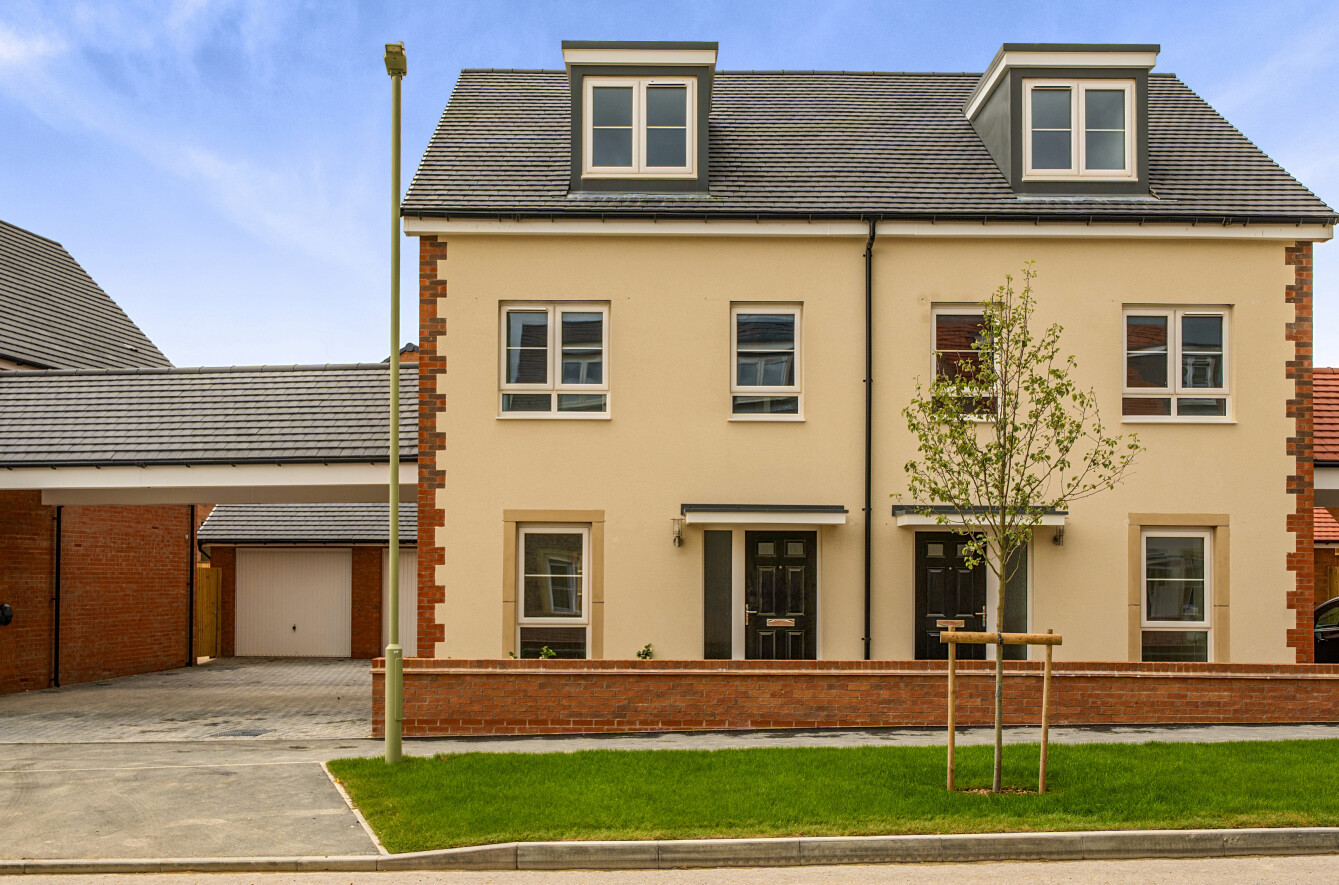 3 bedroom semi-detached house for sale