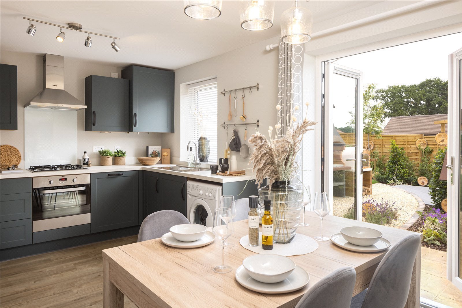 3 bedroom  semi-detached house for sale