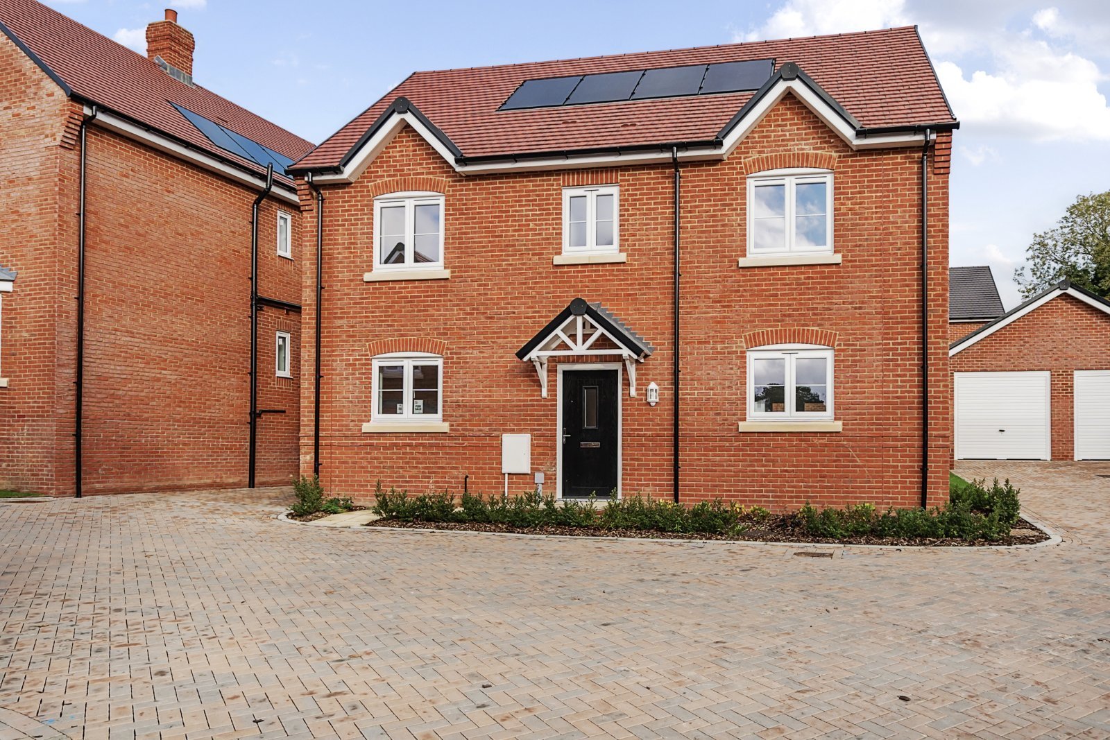 4 bedroom  detached house for sale